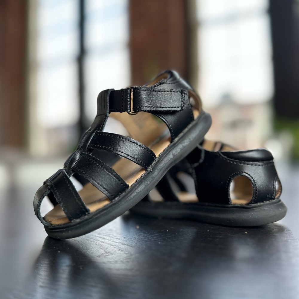 Scott David Leather BLACK fisherman sandals size 8